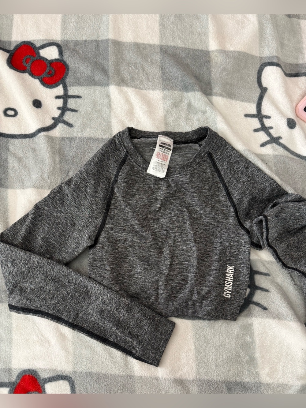 Gymshark gray heather long sleeve crop top
Size XS